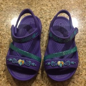 Disney Frozen CROCS Toddler Girl Size 7